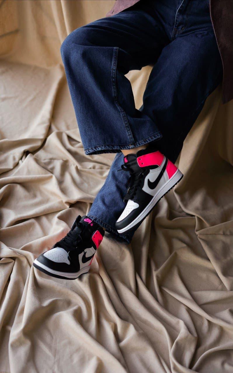 Nike Air Jordan 1 Retro High White Black Pink 2