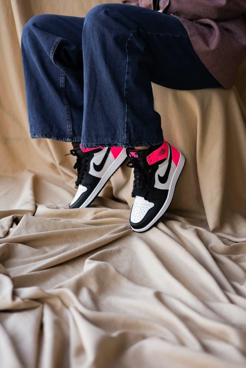 Nike Air Jordan 1 Retro High White Black Pink 2