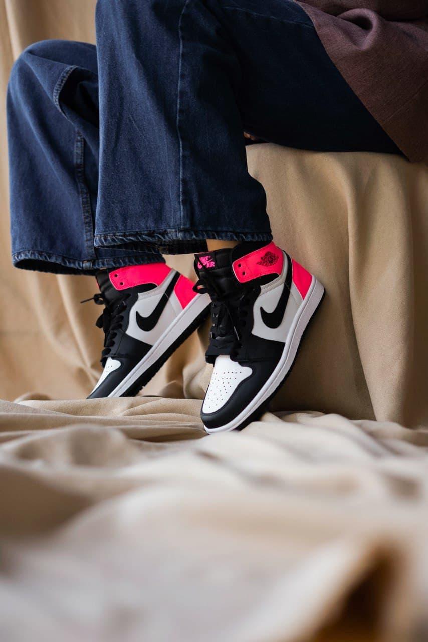 Nike Air Jordan 1 Retro High White Black Pink 2