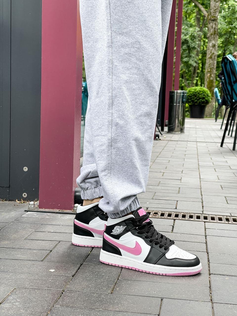 Nike Air Jordan 1 Retro Mid White Black Pink