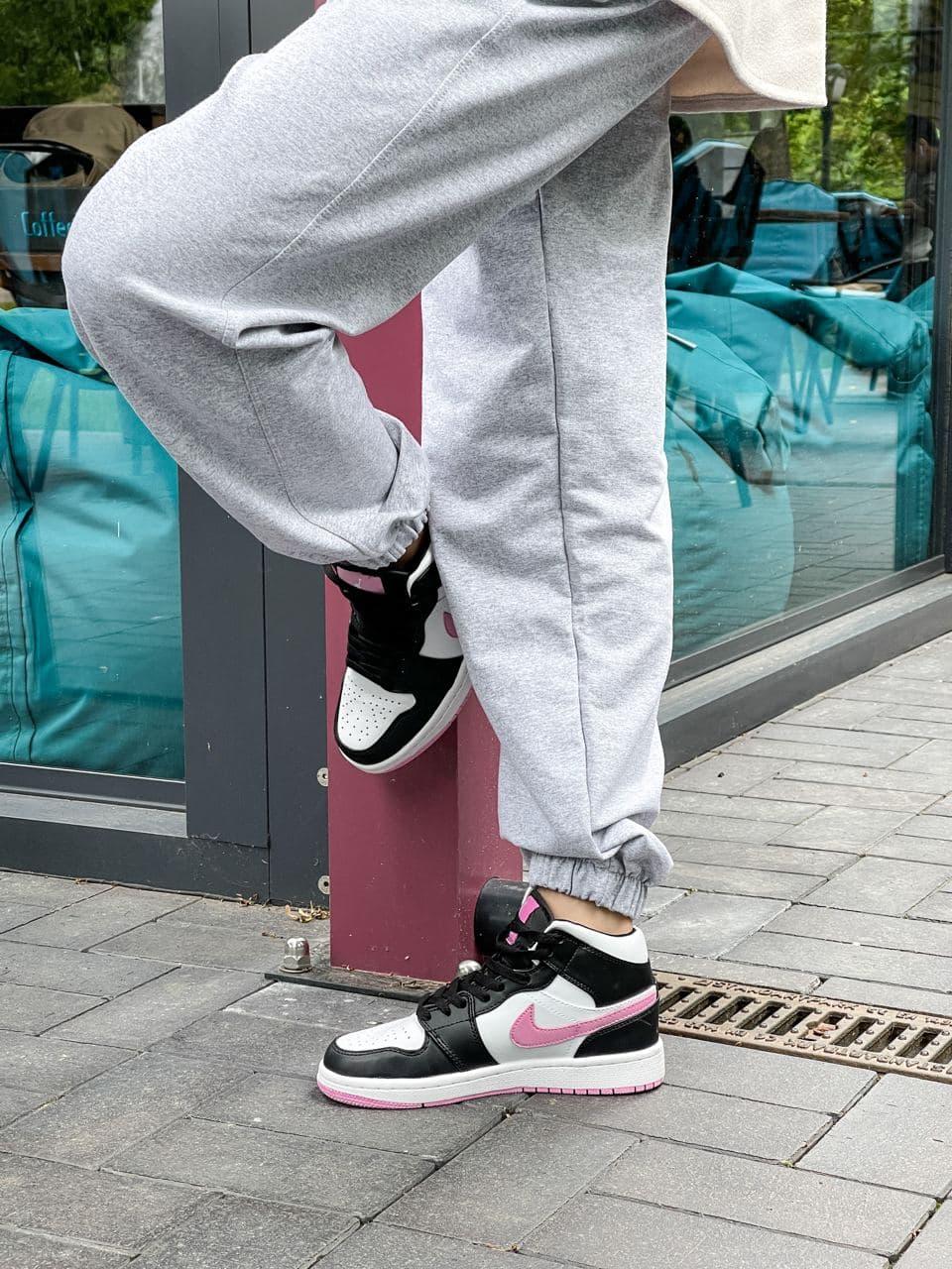Nike Air Jordan 1 Retro Mid White Black Pink