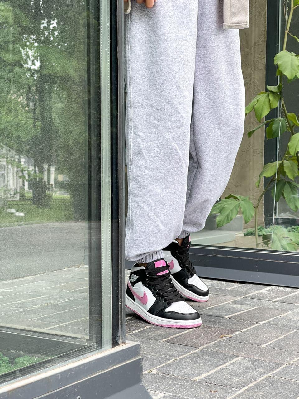 Nike Air Jordan 1 Retro Mid White Black Pink