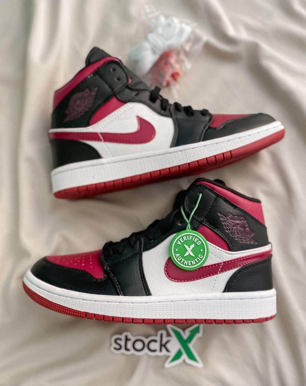 Nike Air Jordan 1 Retro Mid Maroon Black