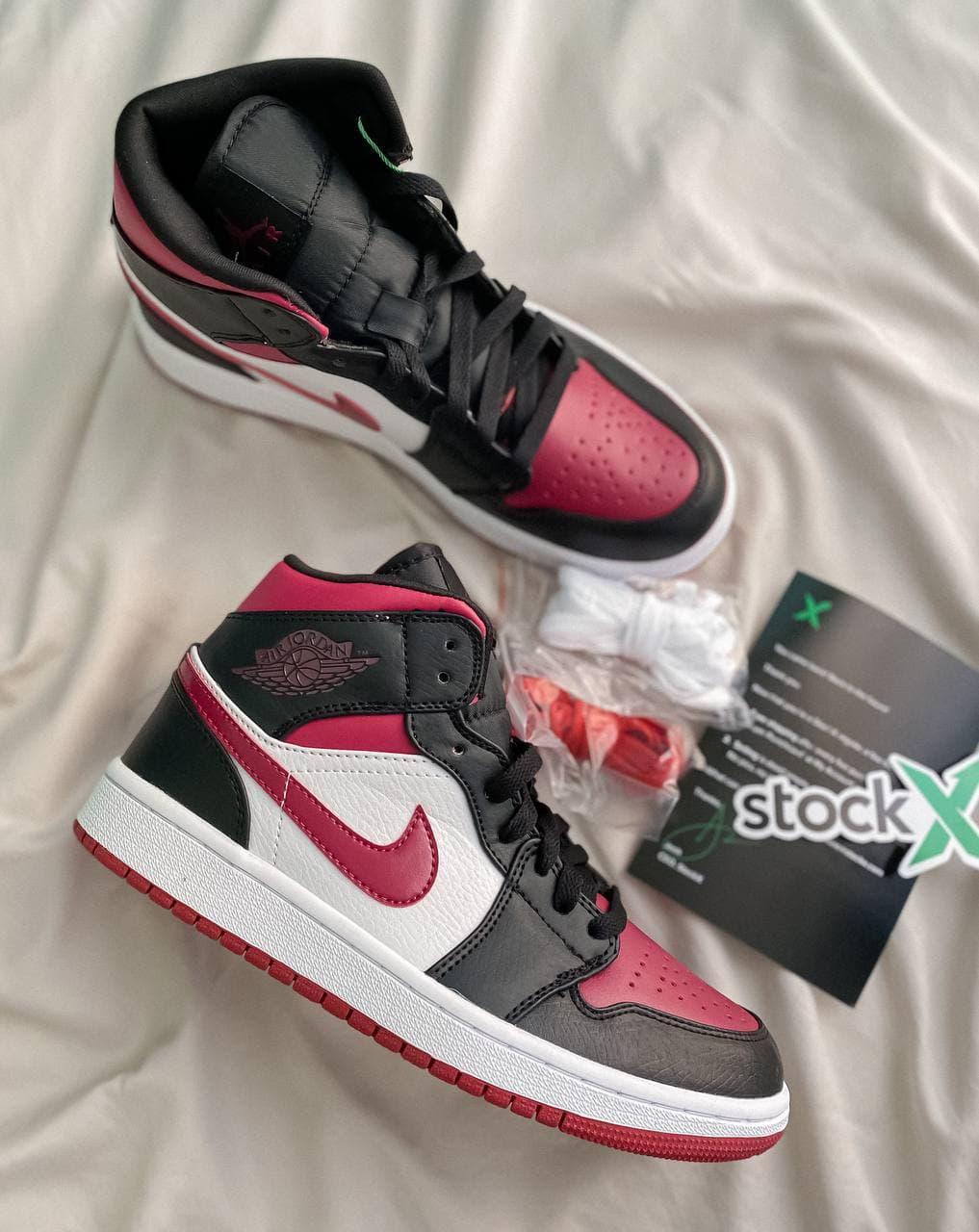 Nike Air Jordan 1 Retro Mid Maroon Black