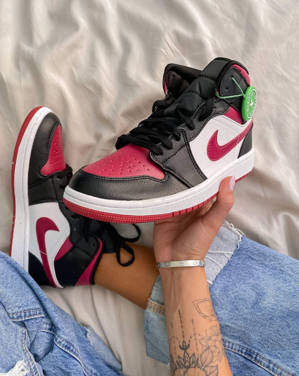 Nike Air Jordan 1 Retro Mid Maroon Black