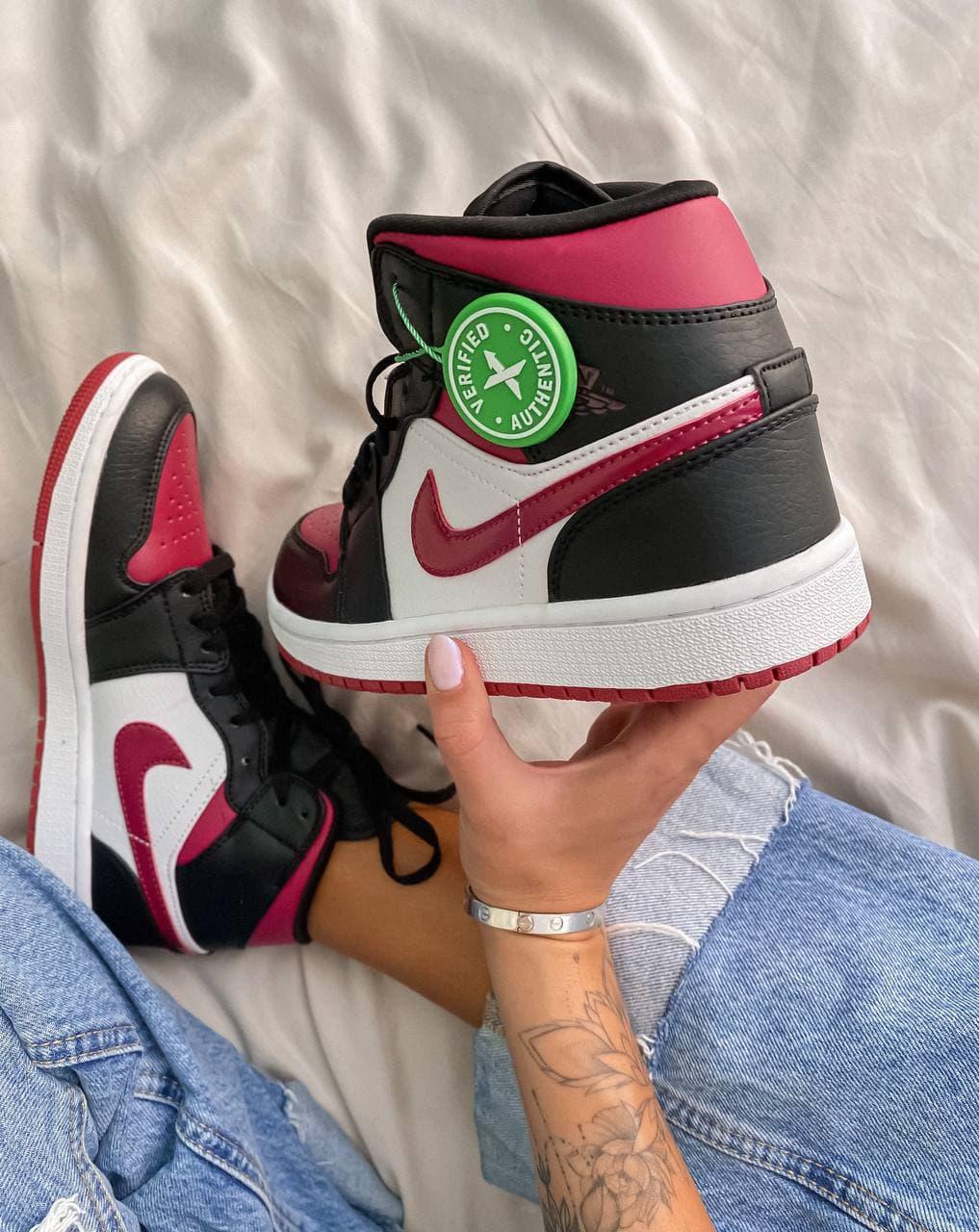 Nike Air Jordan 1 Retro Mid Maroon Black
