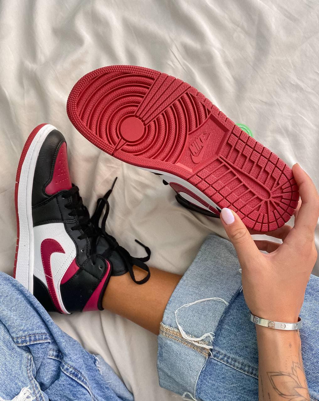 Nike Air Jordan 1 Retro Mid Maroon Black