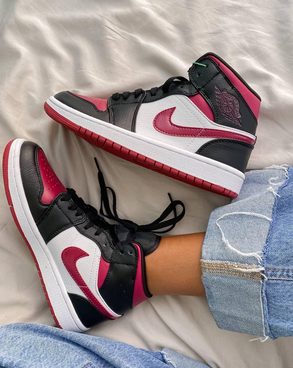 Nike Air Jordan 1 Retro Mid Maroon Black
