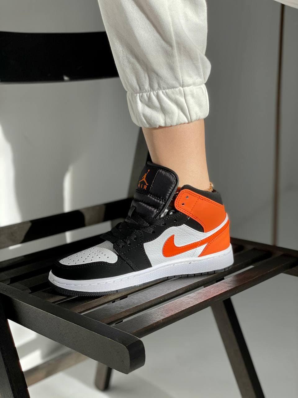 Nike Air Jordan 1 Retro Mid Black Orange White