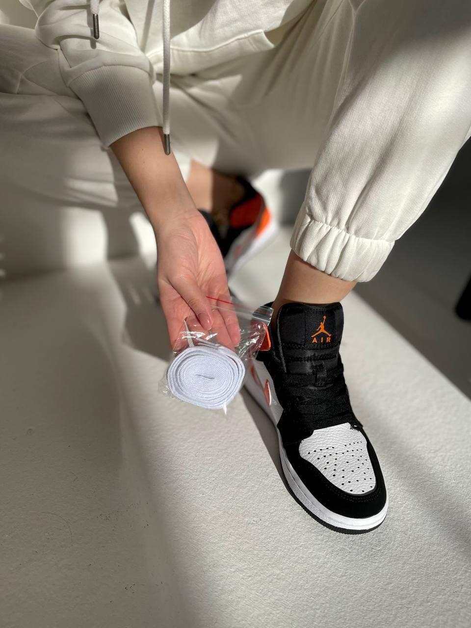 Nike Air Jordan 1 Retro Mid Black Orange White