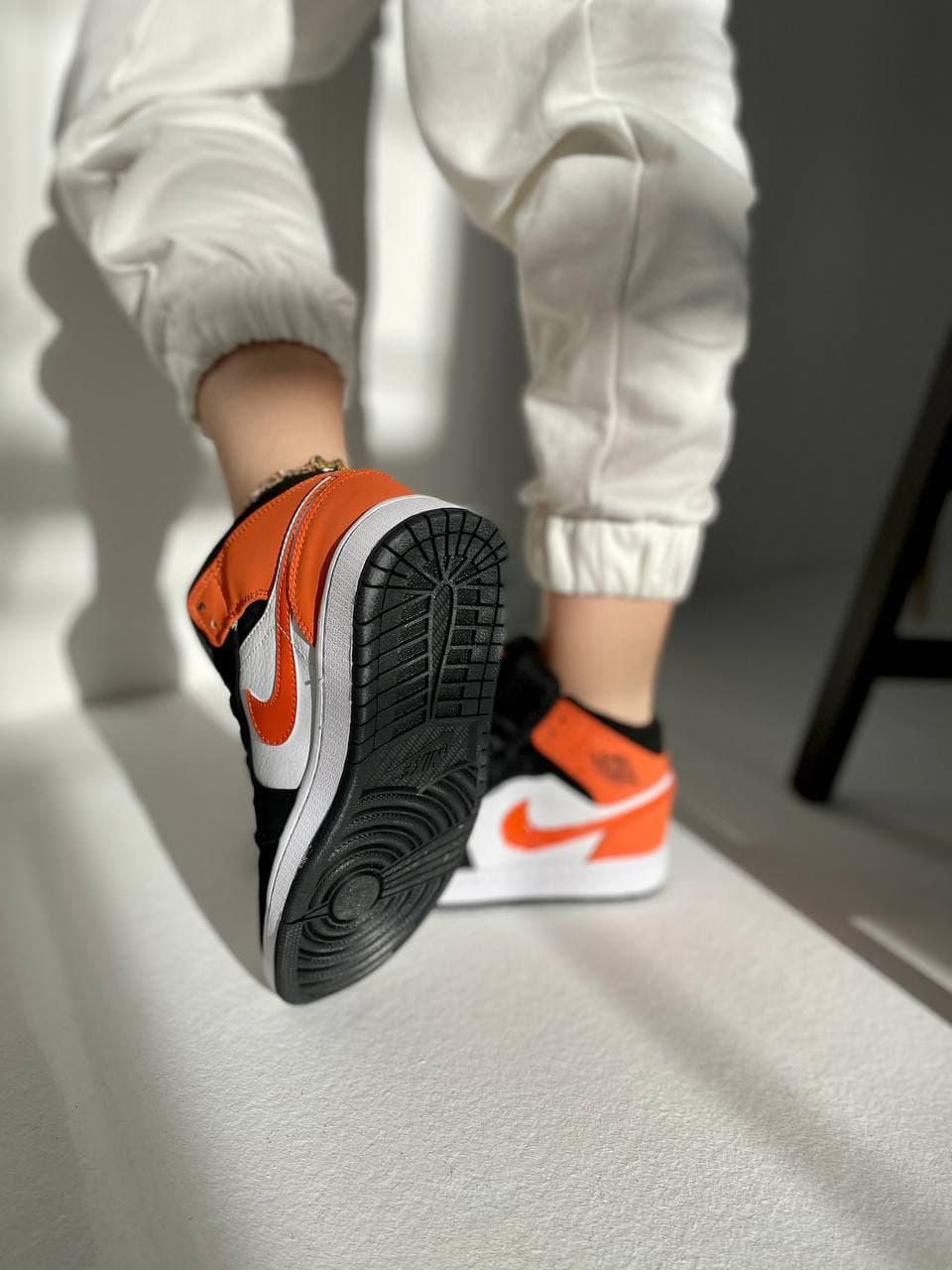 Nike Air Jordan 1 Retro Mid Black Orange White