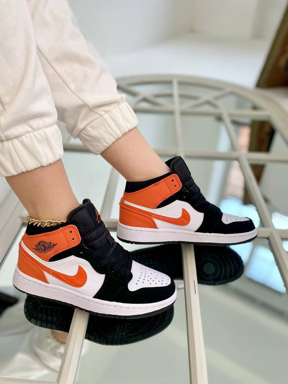 Nike Air Jordan 1 Retro Mid Black Orange White