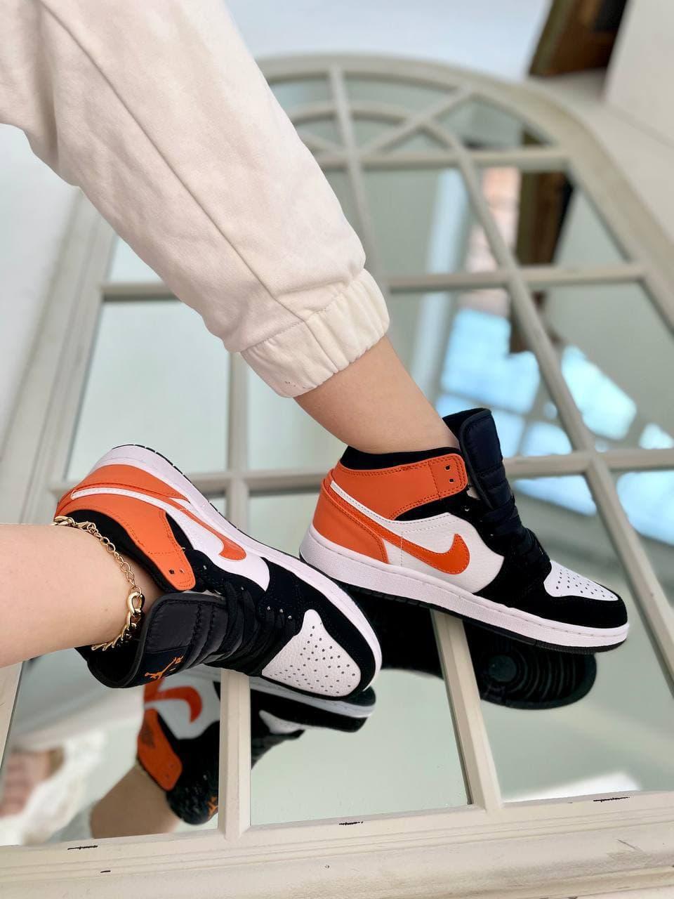 Nike Air Jordan 1 Retro Mid Black Orange White