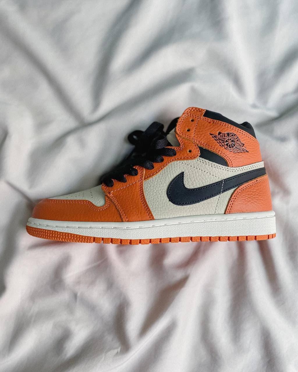 Nike Air Jordan 1 Retro High Orange White Black