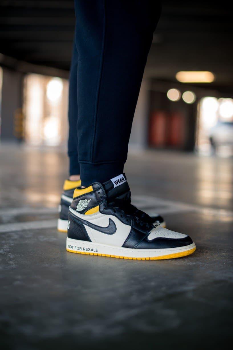 Nike Air Jordan 1 Retro Mid Yellow Black White