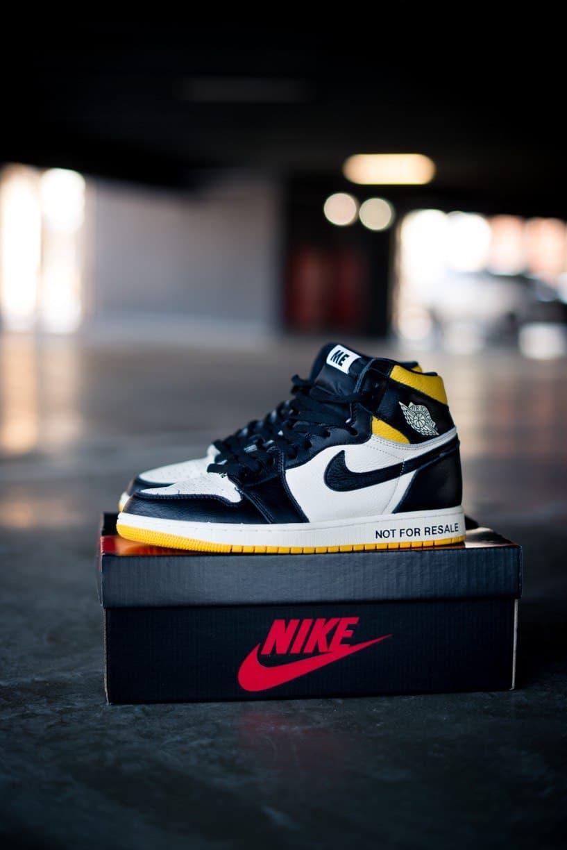 Nike Air Jordan 1 Retro Mid Yellow Black White