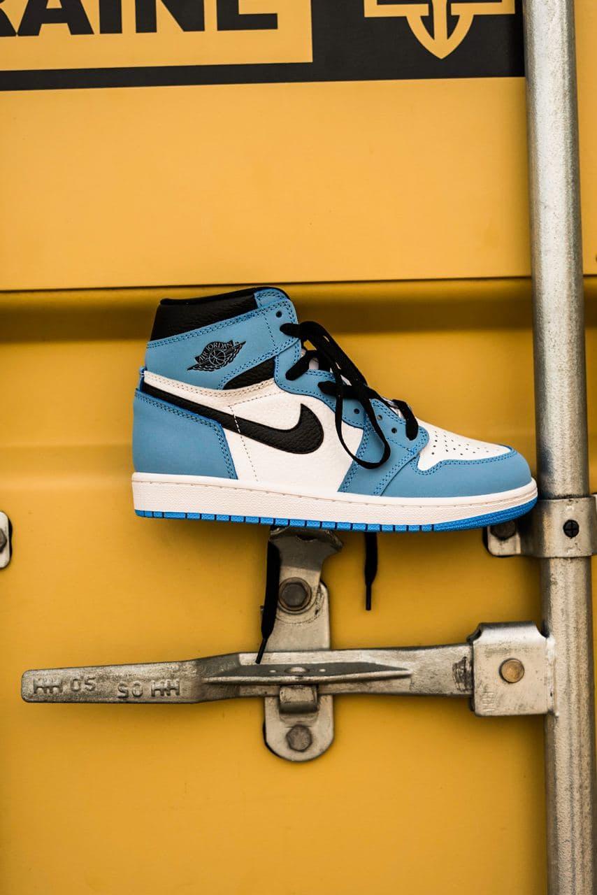 Nike Air Jordan 1 Retro High University Blue