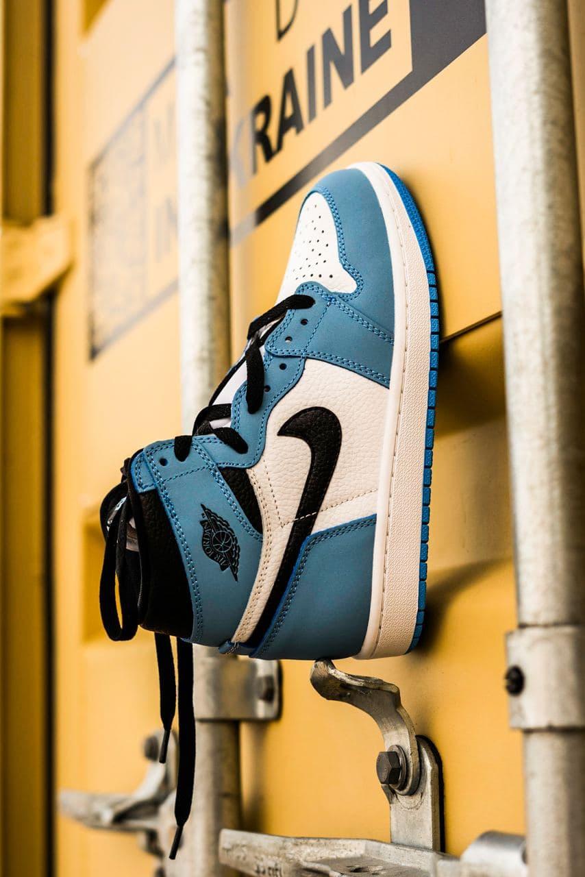 Nike Air Jordan 1 Retro High University Blue