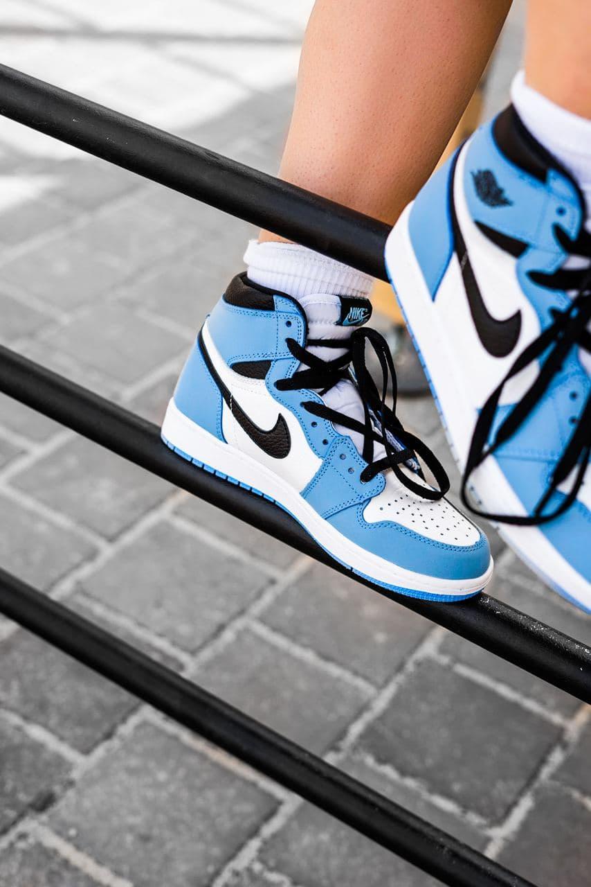 Nike Air Jordan 1 Retro High University Blue