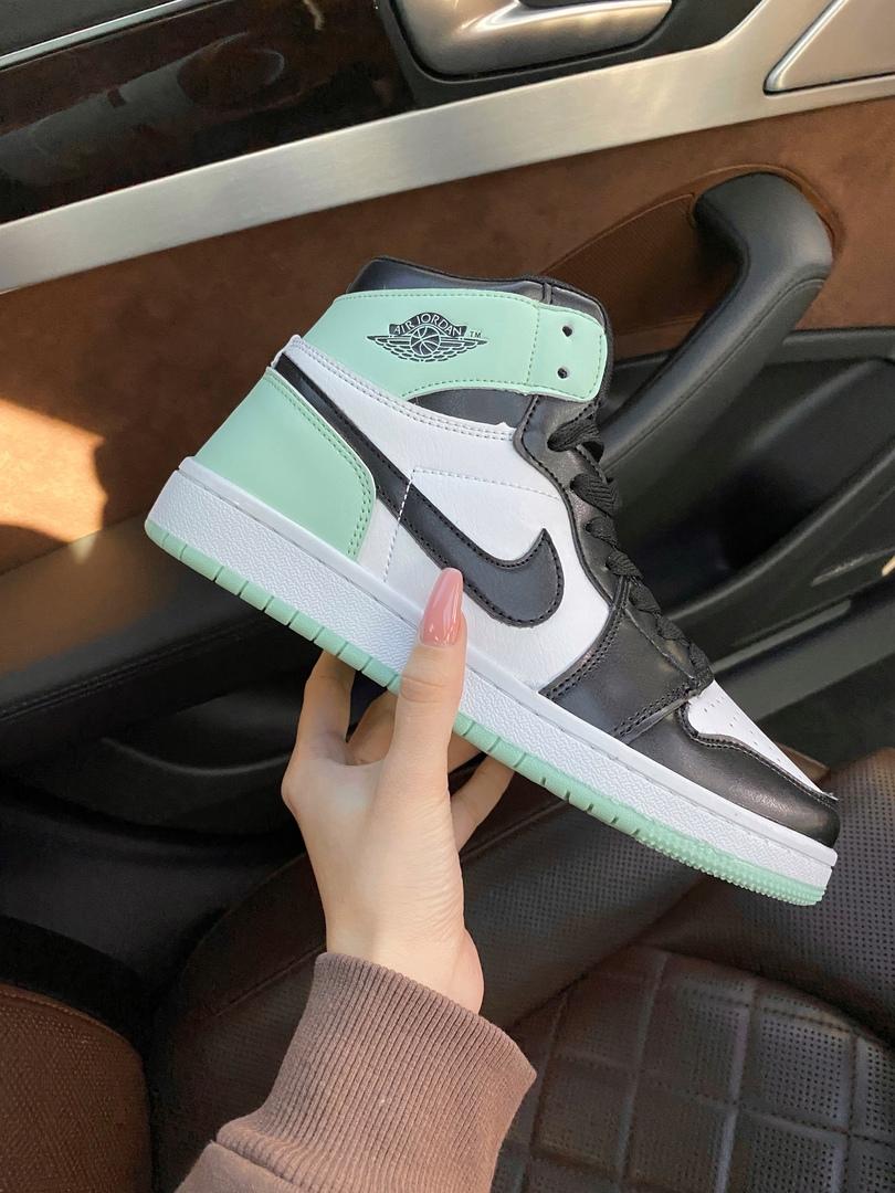 Nike Air Jordan 1 Retro Mid Mint White Black