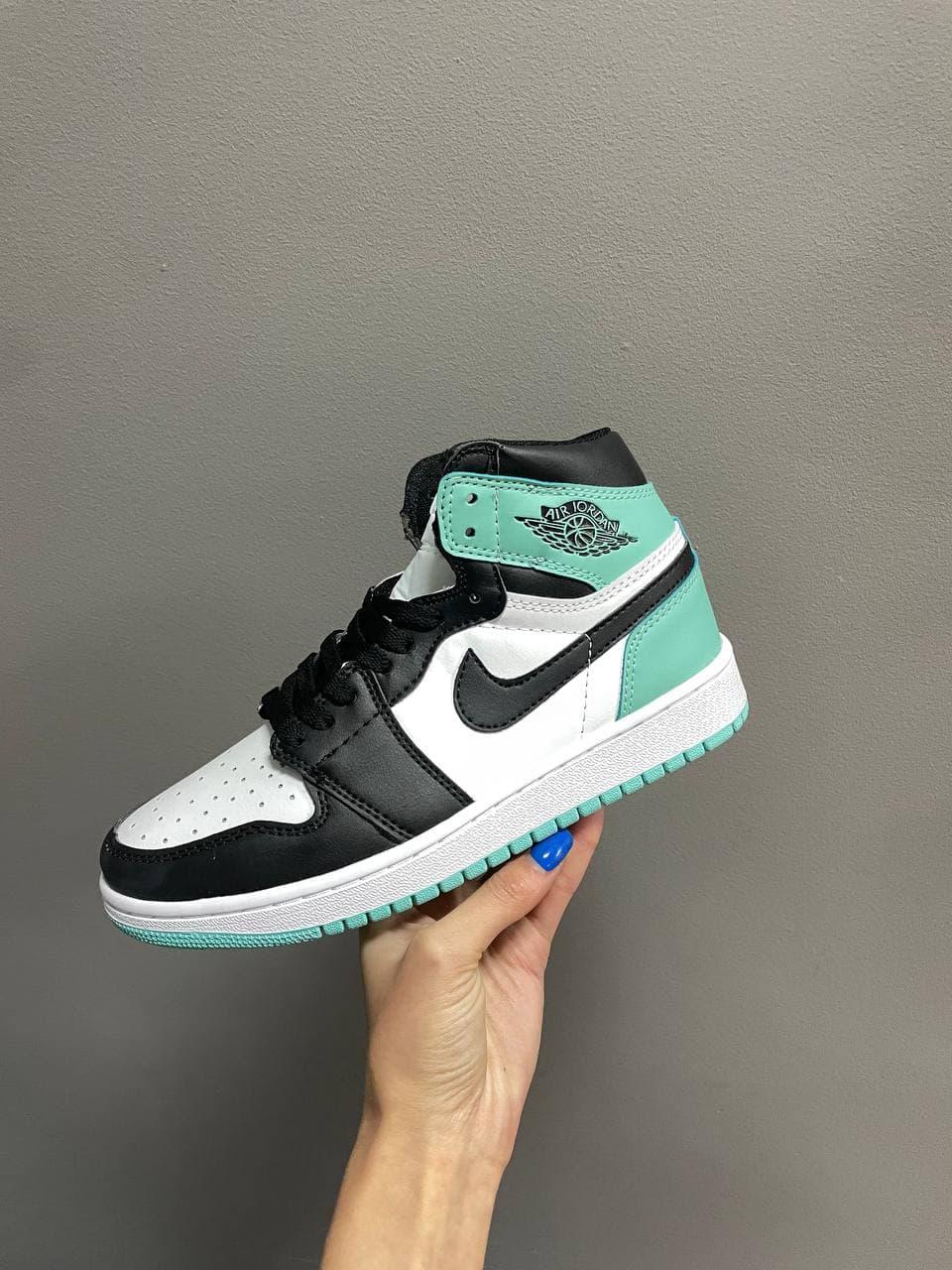 Nike Air Jordan 1 Retro Mid Mint White Black