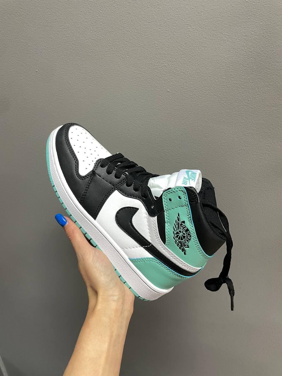 Nike Air Jordan 1 Retro Mid Mint White Black