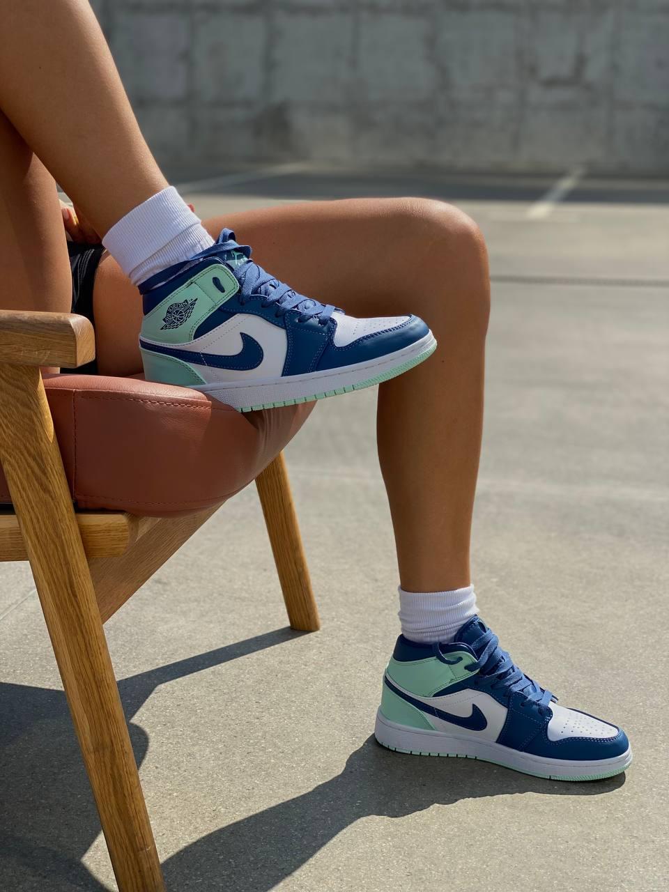 Nike Air Jordan 1 Retro Mid Mint Black White
