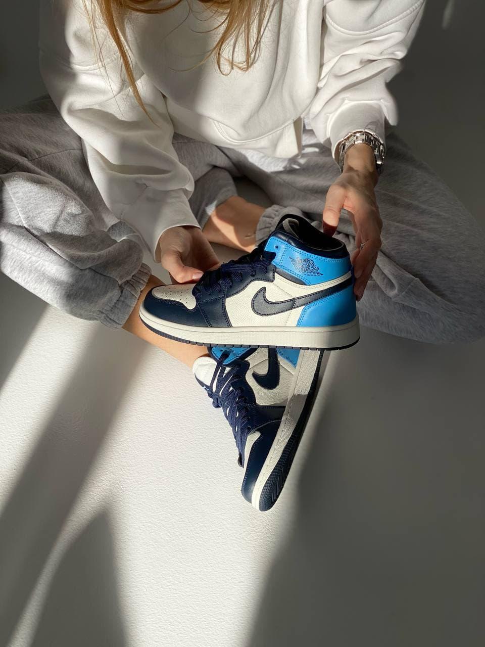 Nike Air Jordan 1 Retro High Patent Blue Toe