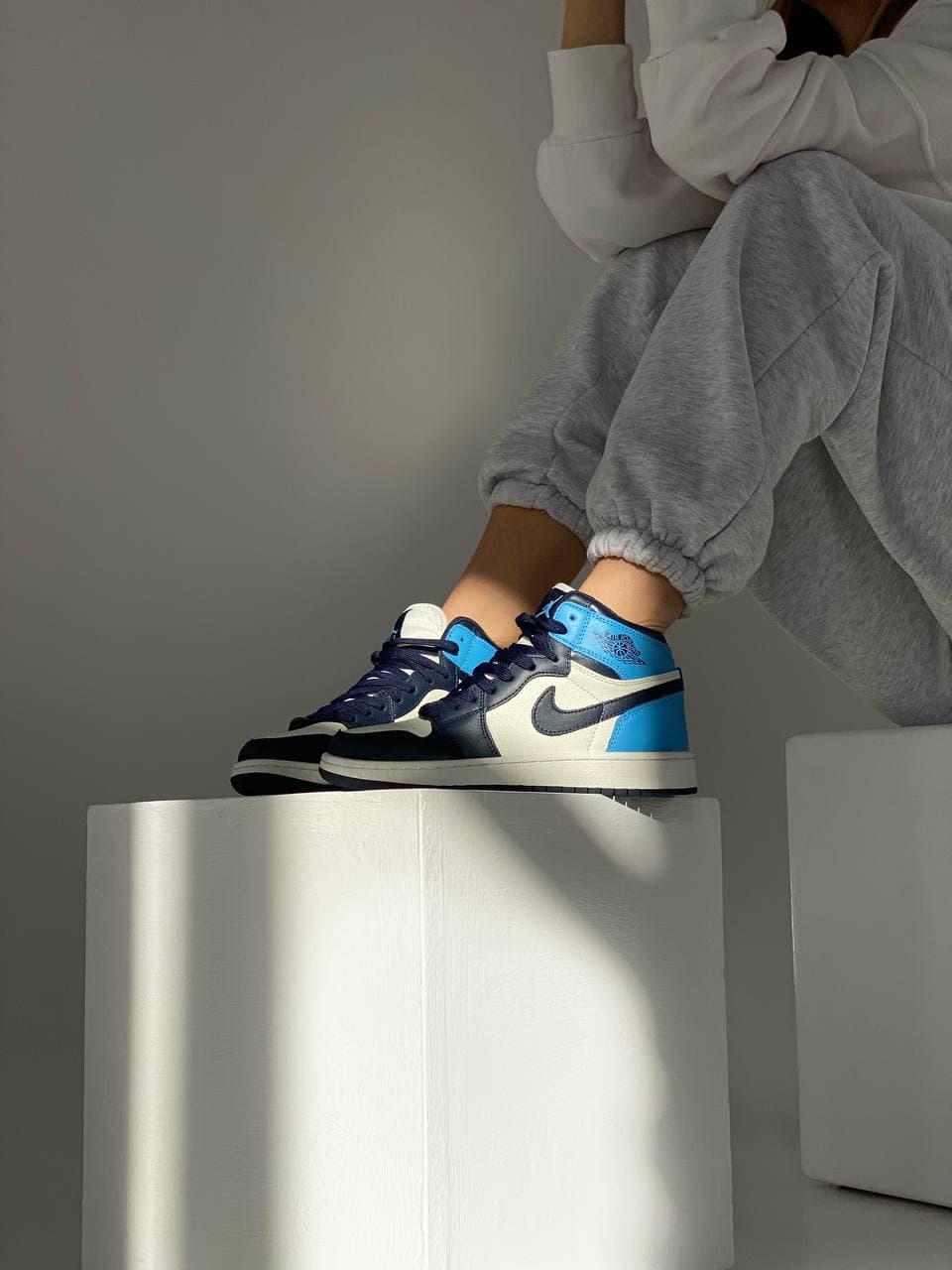 Nike Air Jordan 1 Retro High Patent Blue Toe