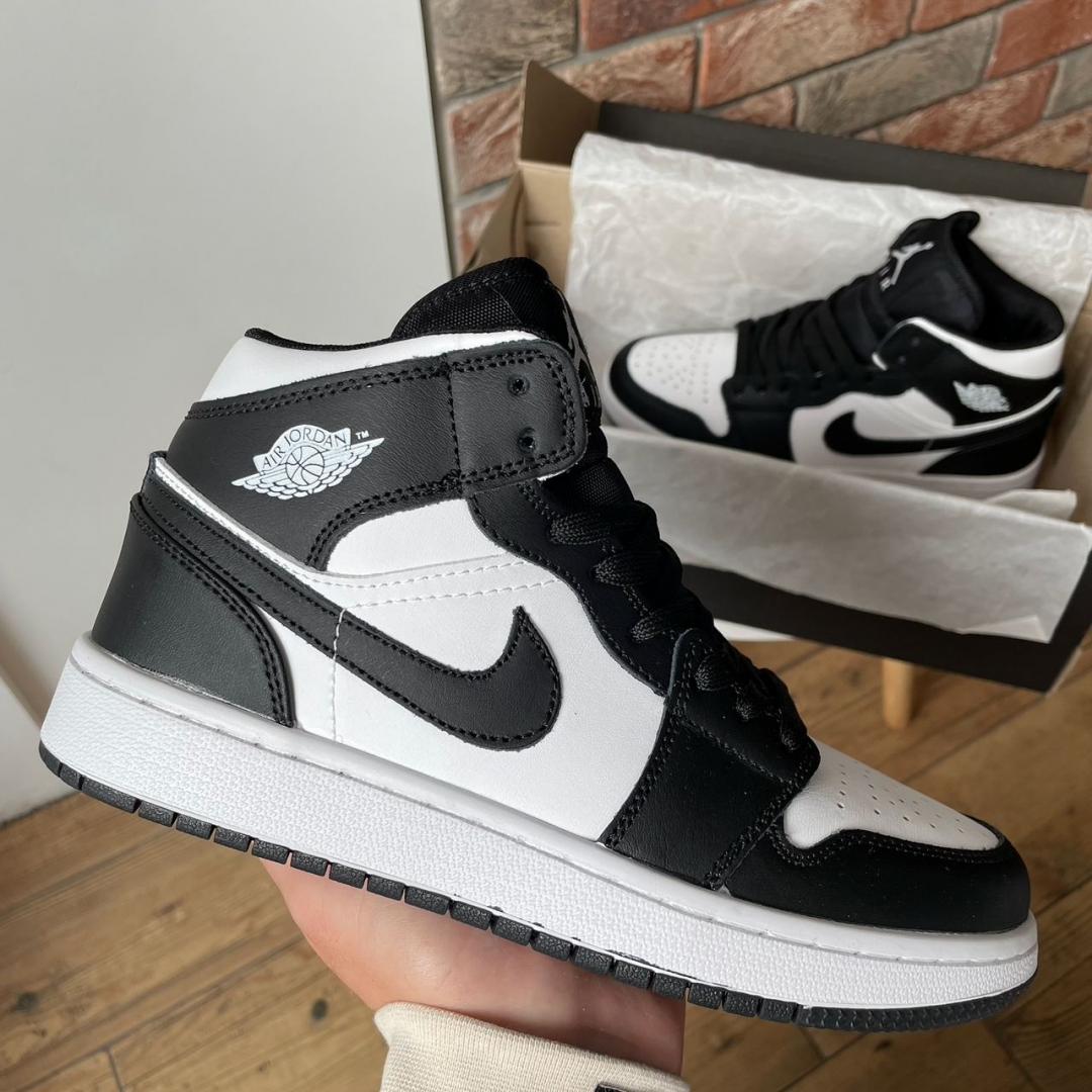 Nike Air Jordan 1 Retro High White Black Logo