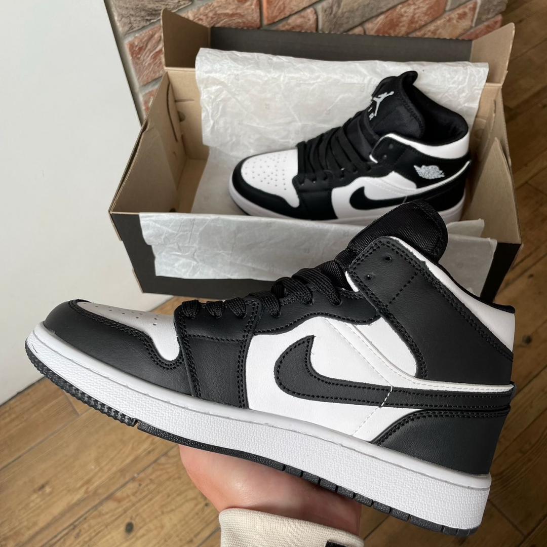 Nike Air Jordan 1 Retro High White Black Logo