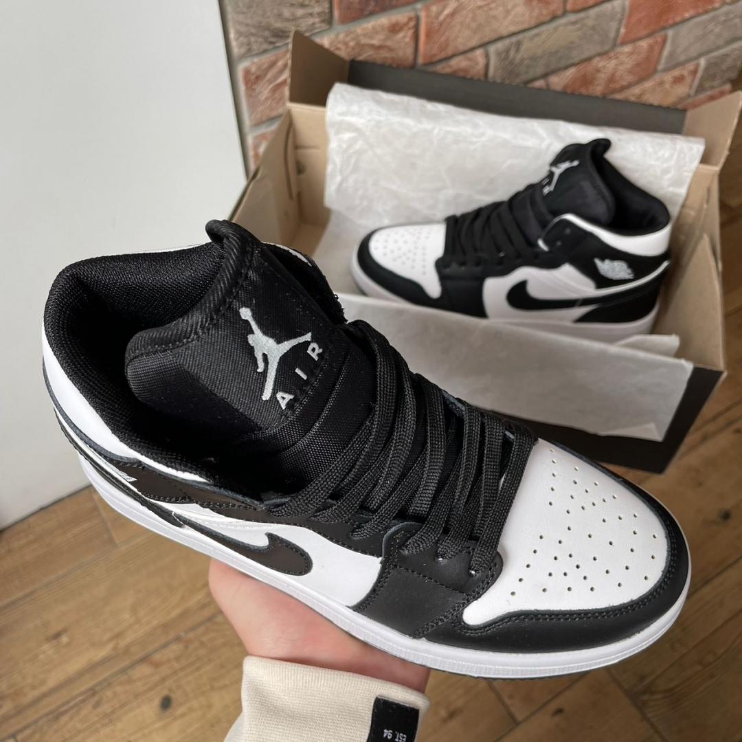 Nike Air Jordan 1 Retro High White Black Logo