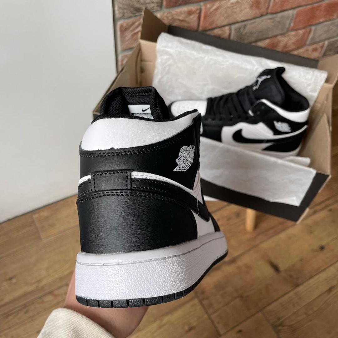 Nike Air Jordan 1 Retro High White Black Logo