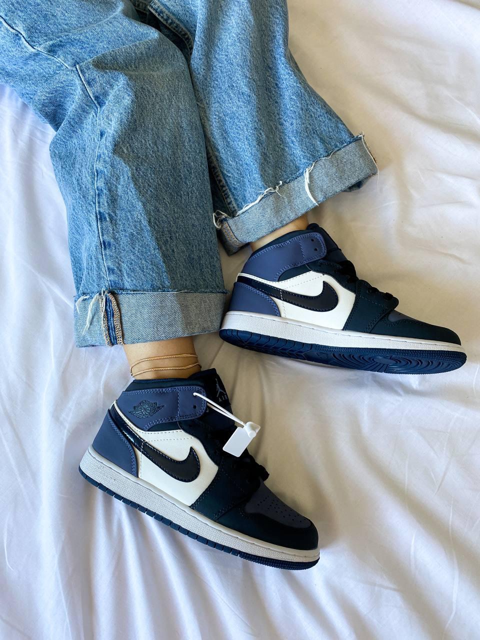 Nike Air Jordan 1 Retro High Violet White Black
