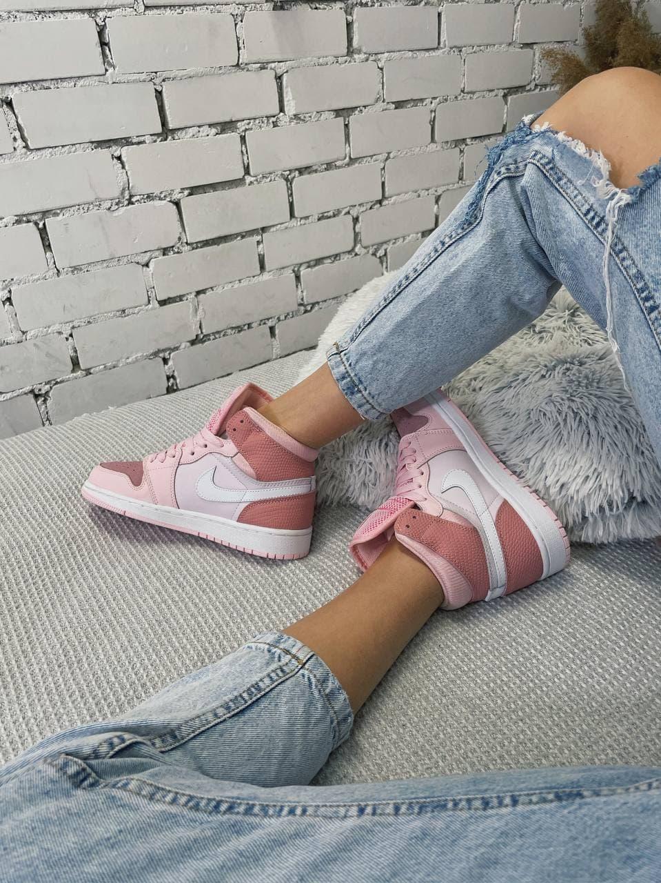 Nike Air Jordan 1 Retro High Pink