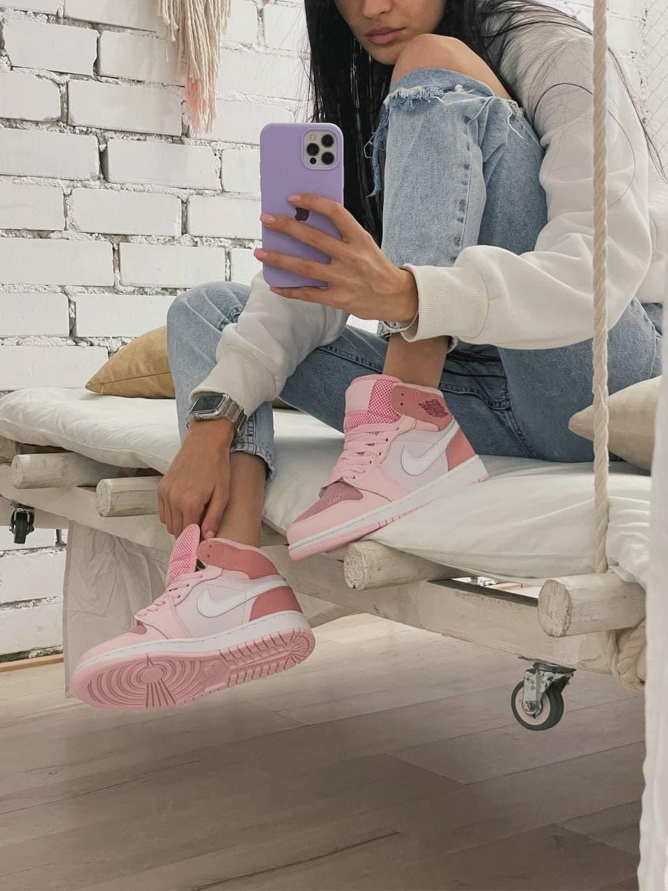 Nike Air Jordan 1 Retro High Pink