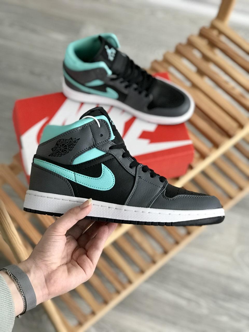 Nike Air Jordan 1 Retro High Black Grey Mint