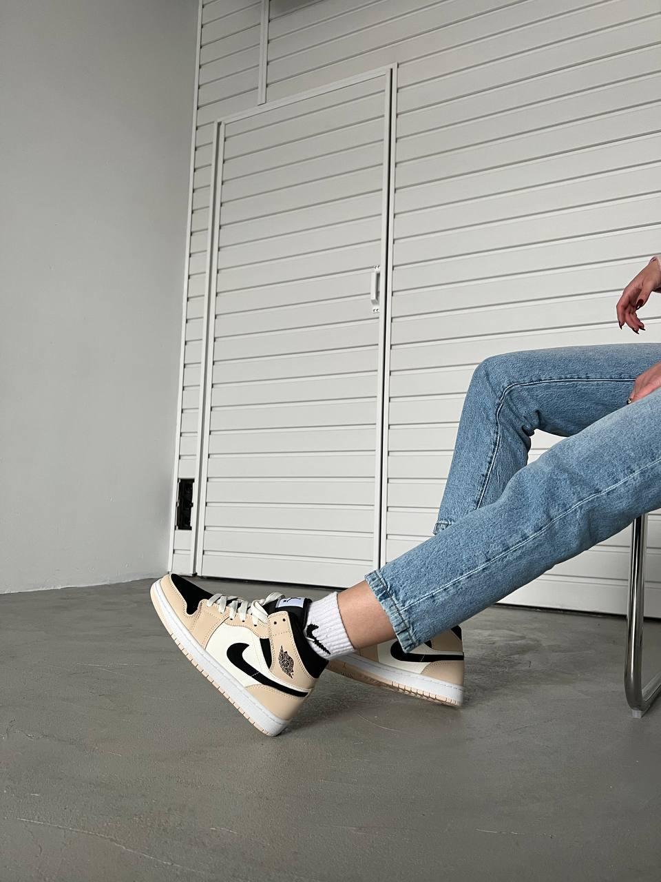 Nike Air Jordan 1 Retro High Black Beige