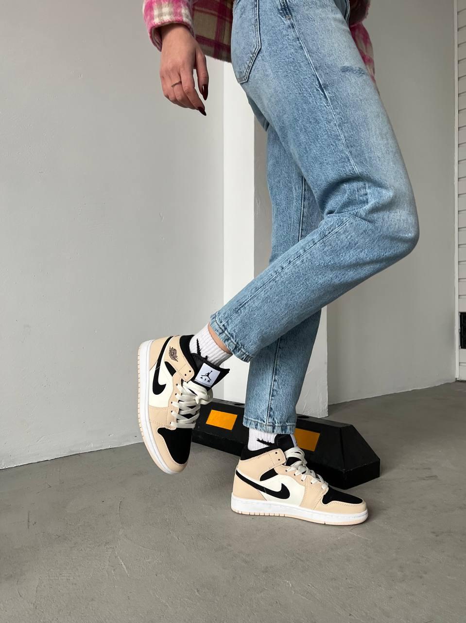 Nike Air Jordan 1 Retro High Black Beige