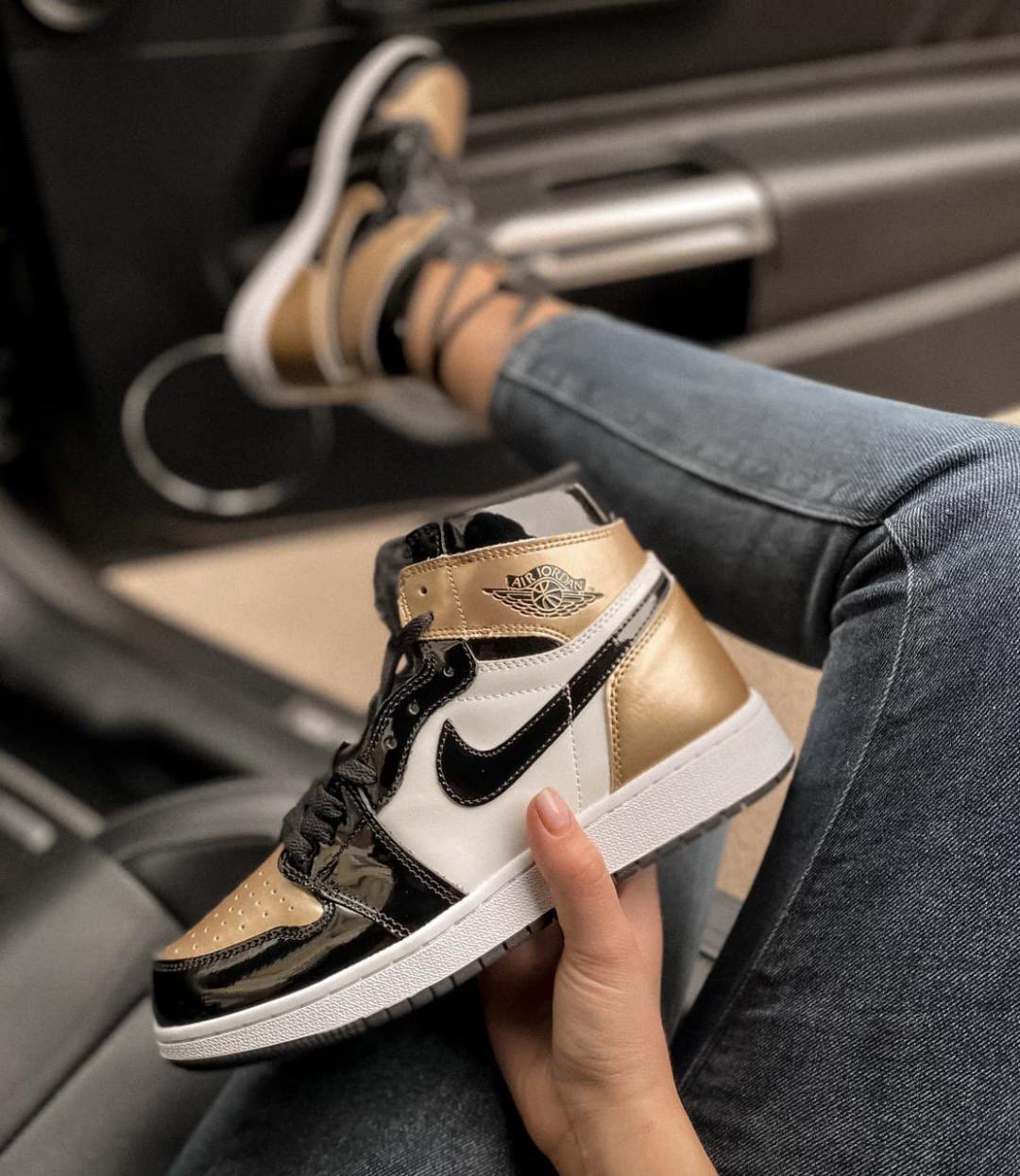 Nike Air Jordan 1 Retro High Patent Gold Toe