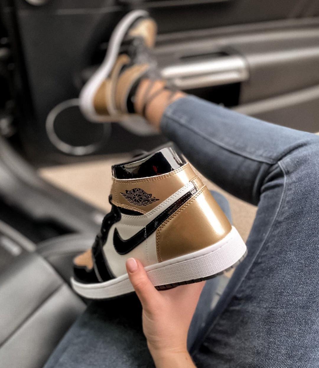 Nike Air Jordan 1 Retro High Patent Gold Toe