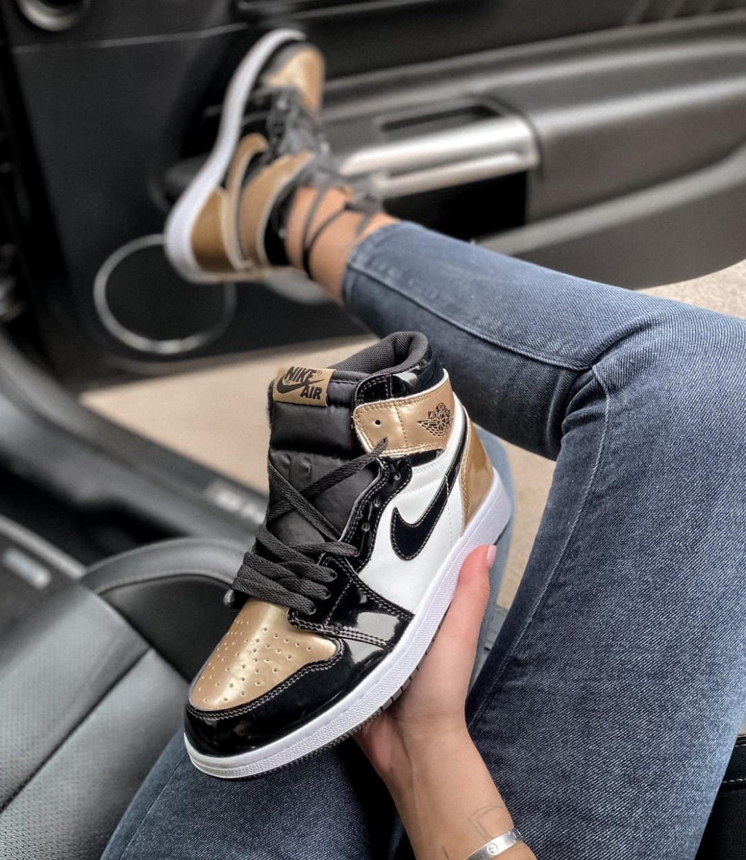 Nike Air Jordan 1 Retro High Patent Gold Toe