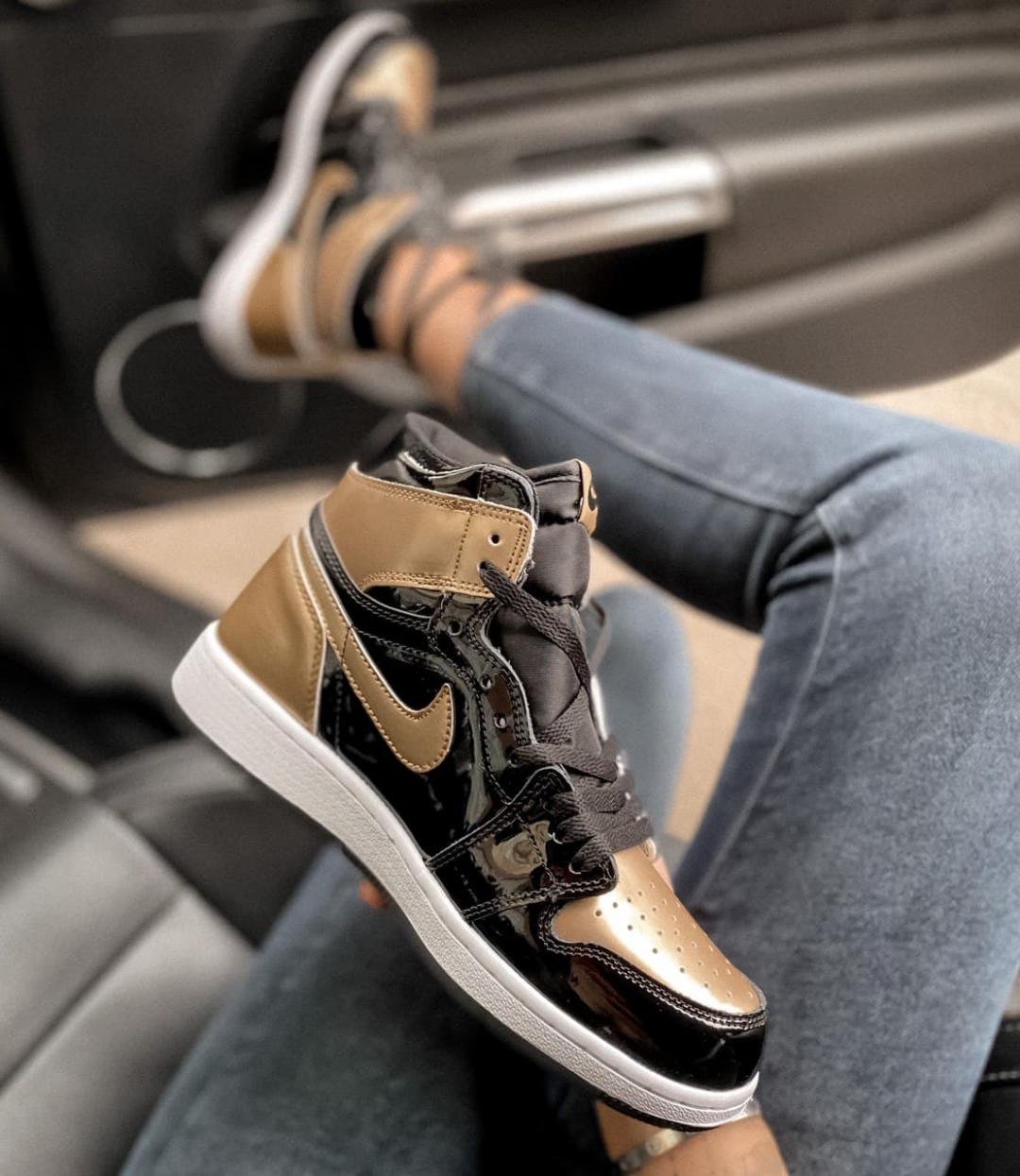 Nike Air Jordan 1 Retro High Patent Gold Toe