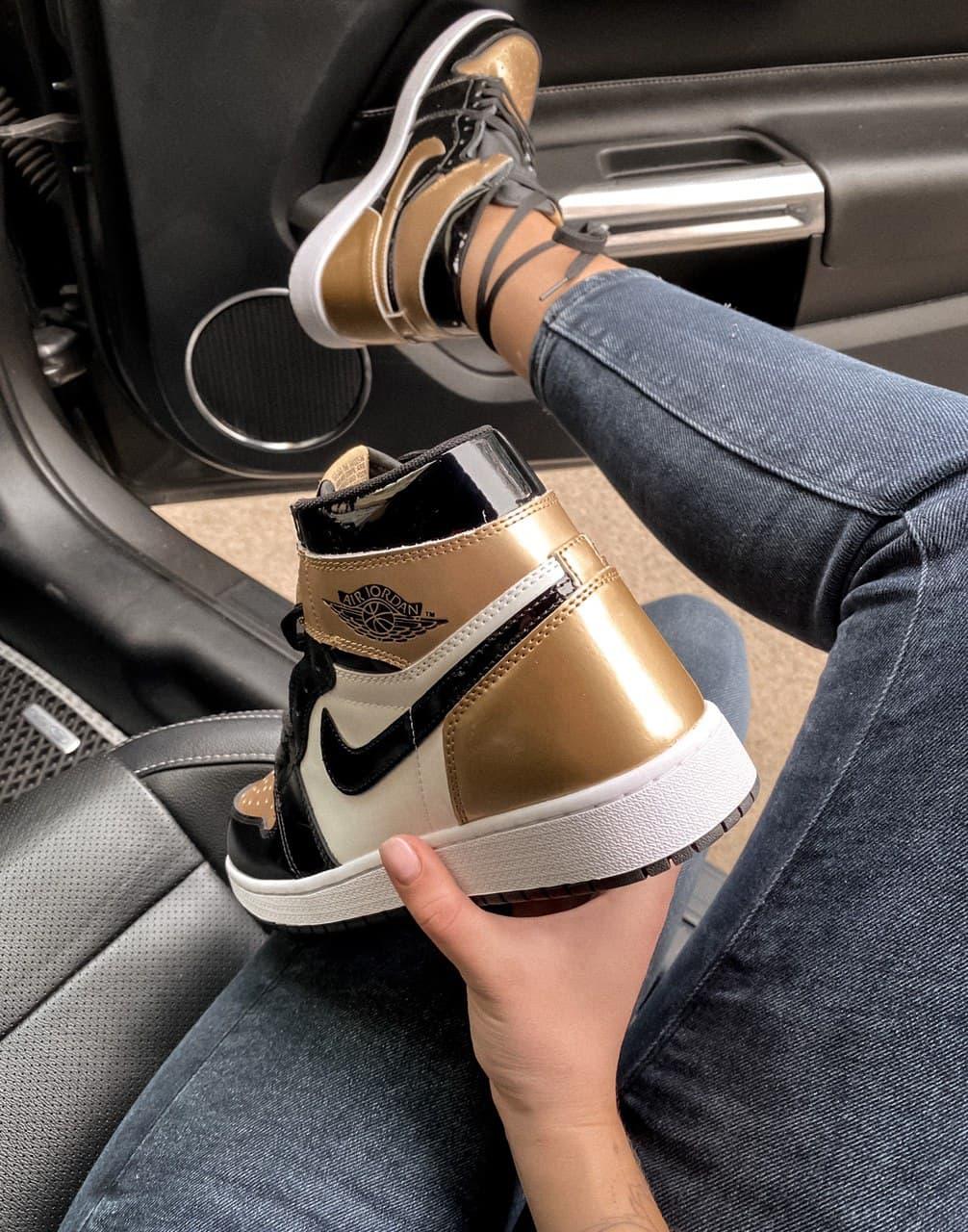 Nike Air Jordan 1 Retro High Patent Gold Toe