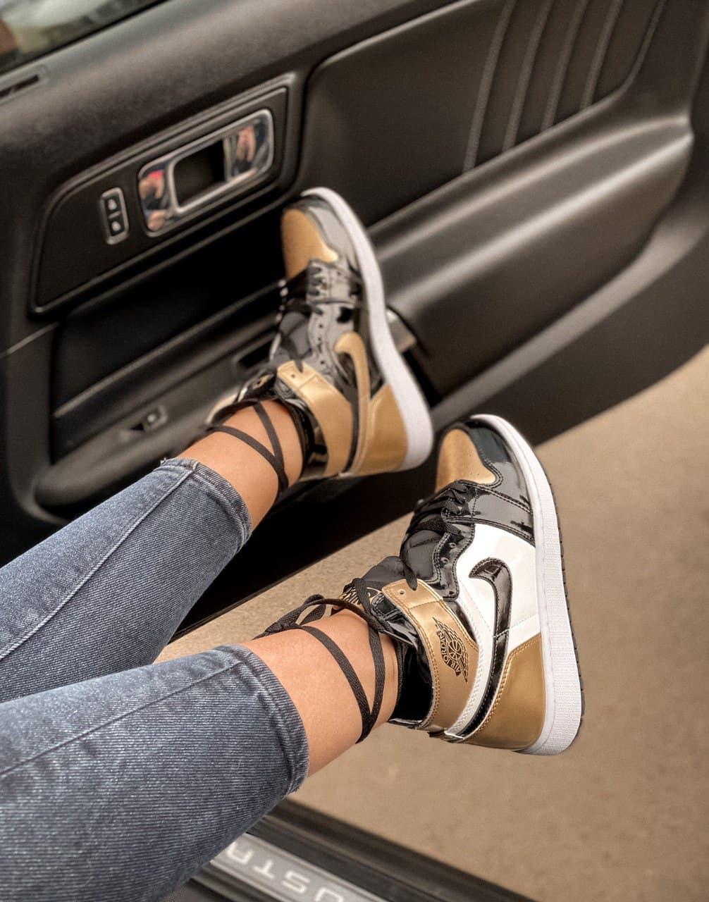 Nike Air Jordan 1 Retro High Patent Gold Toe