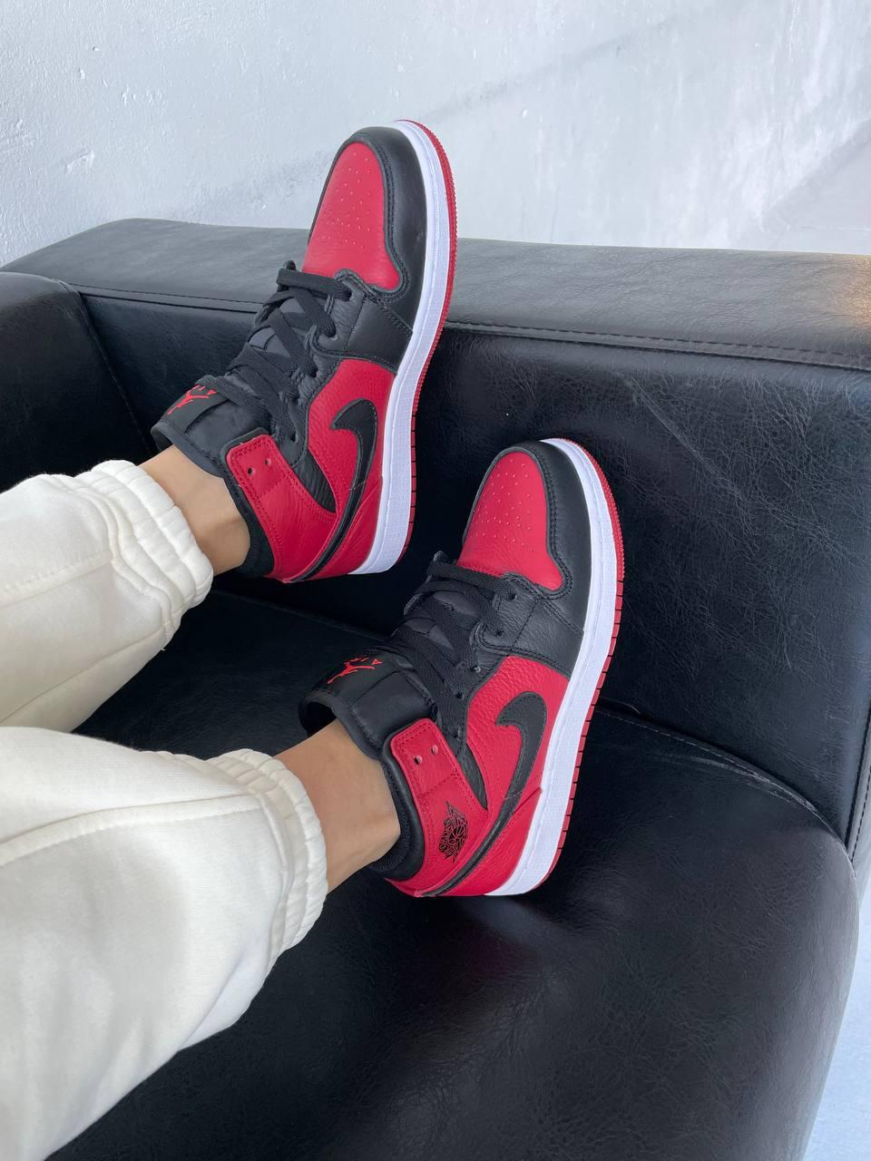 Nike Air Jordan 1 Retro Mid Red Black White