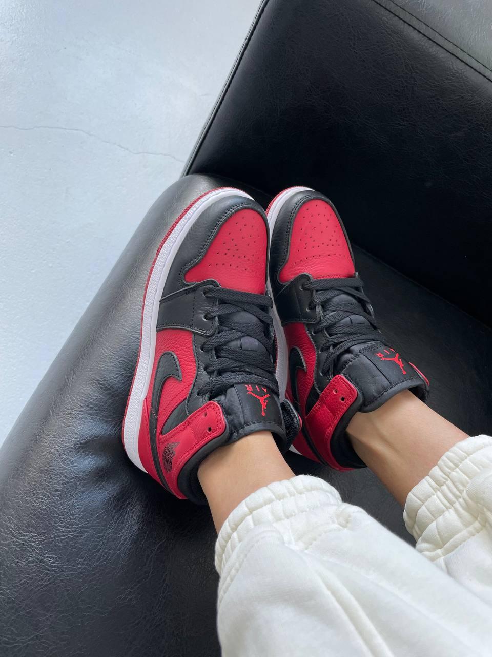 Nike Air Jordan 1 Retro Mid Red Black White