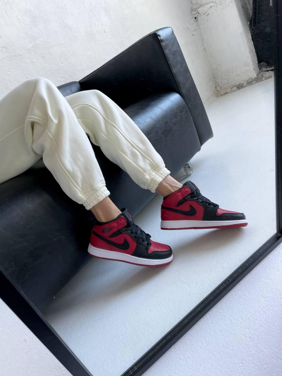 Nike Air Jordan 1 Retro Mid Red Black White