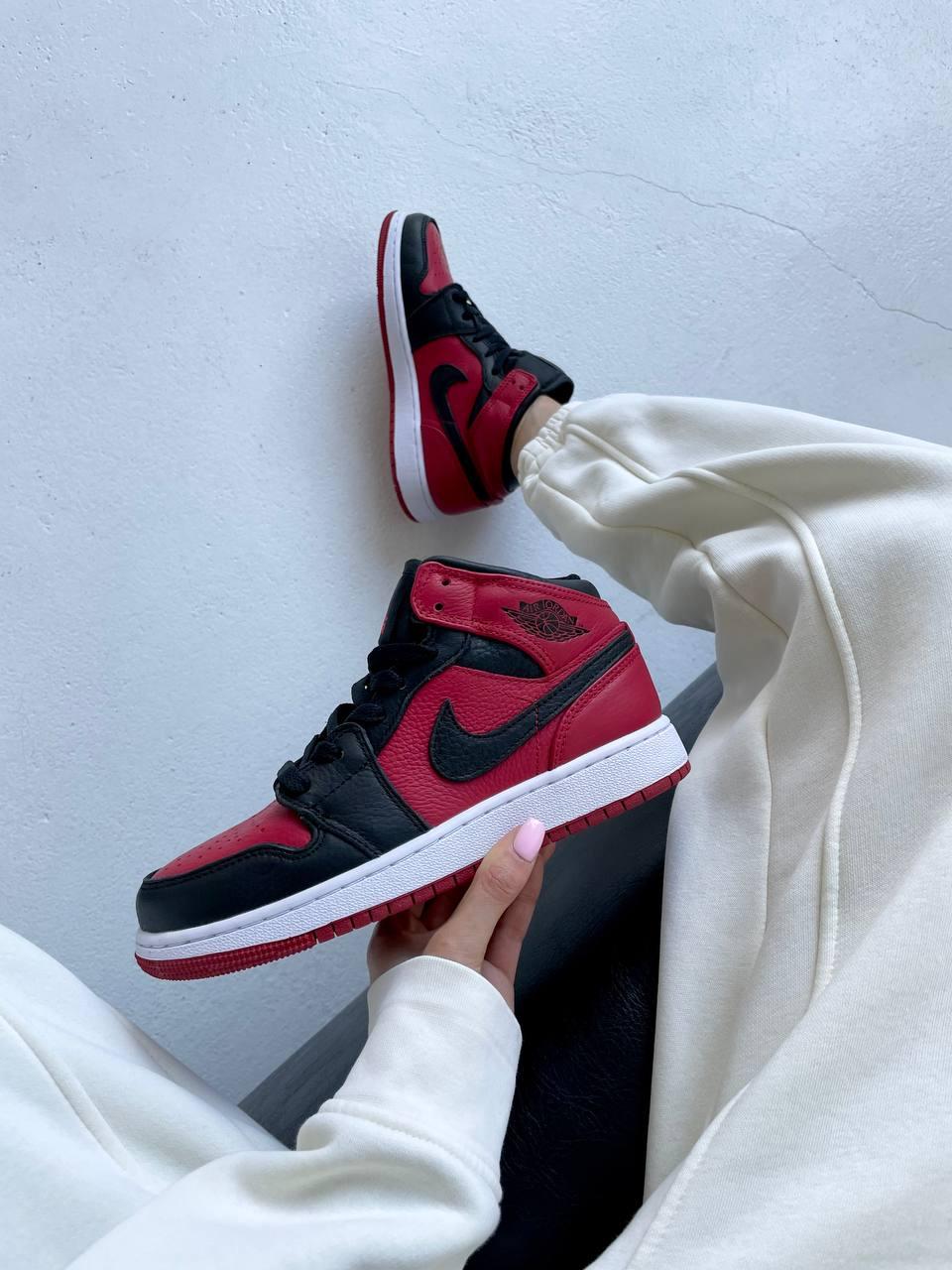 Nike Air Jordan 1 Retro Mid Red Black White