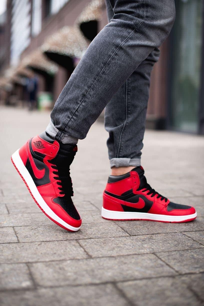 AirJordan Retro1 Black Red